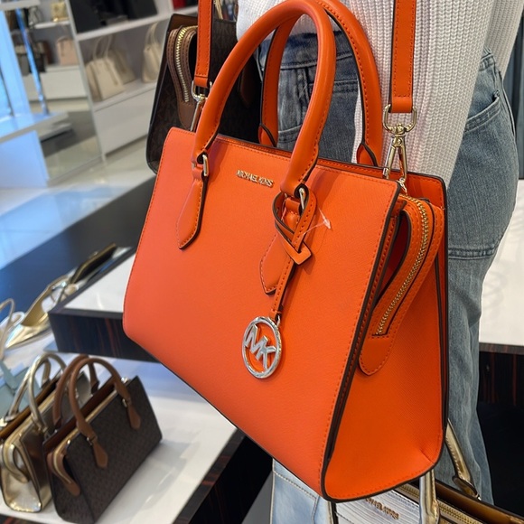 MICHAEL KORS
Sheila Md CZ Faux Saffiano Leather CZ Satchel Crossbody 
POPPY
NWT - Picture 13 of 16